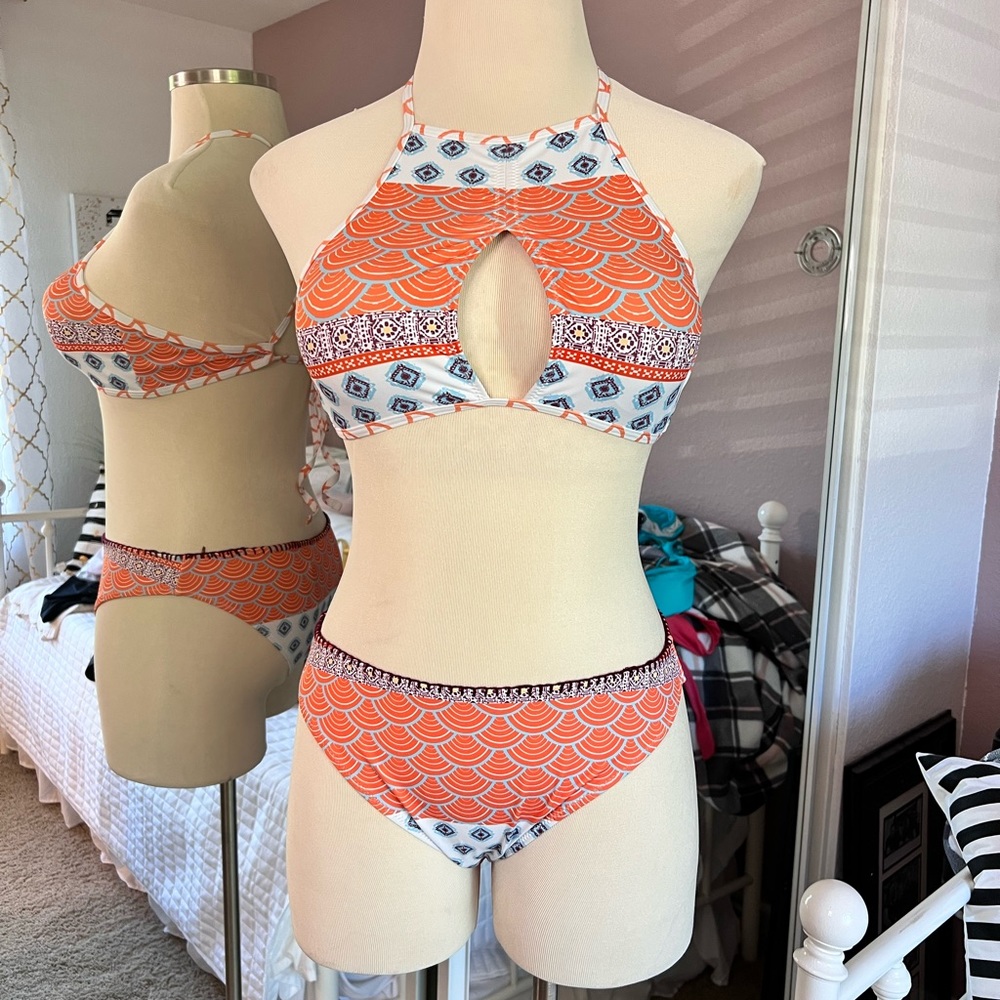 NWT Hi-neck bikini